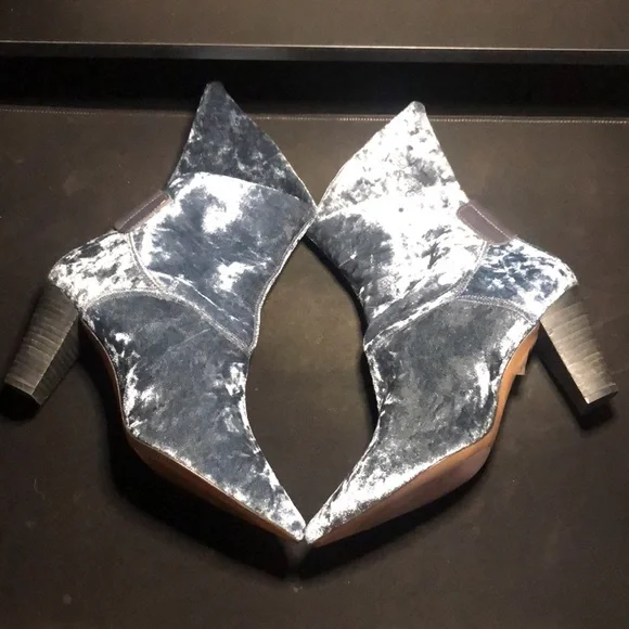 Free people light blue/gray velvet boots - Picture 11 of 15